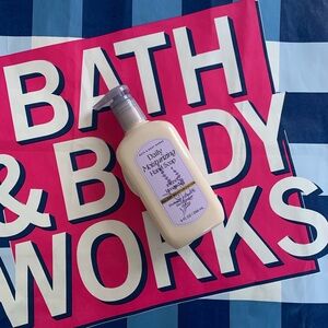 NWT Bath & Body Works Sweet Lavender Daily Moisturizing Hand Soap